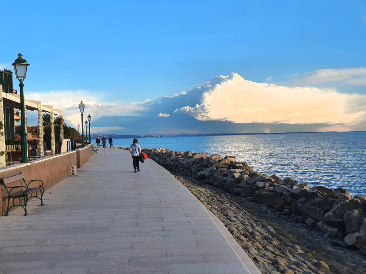 Hotel Antares غرادو المظهر الخارجي الصورة
