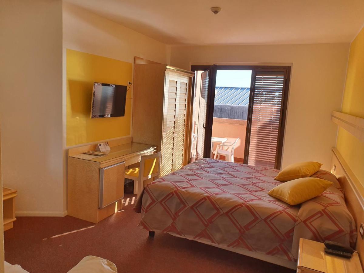 Hotel Antares غرادو المظهر الخارجي الصورة