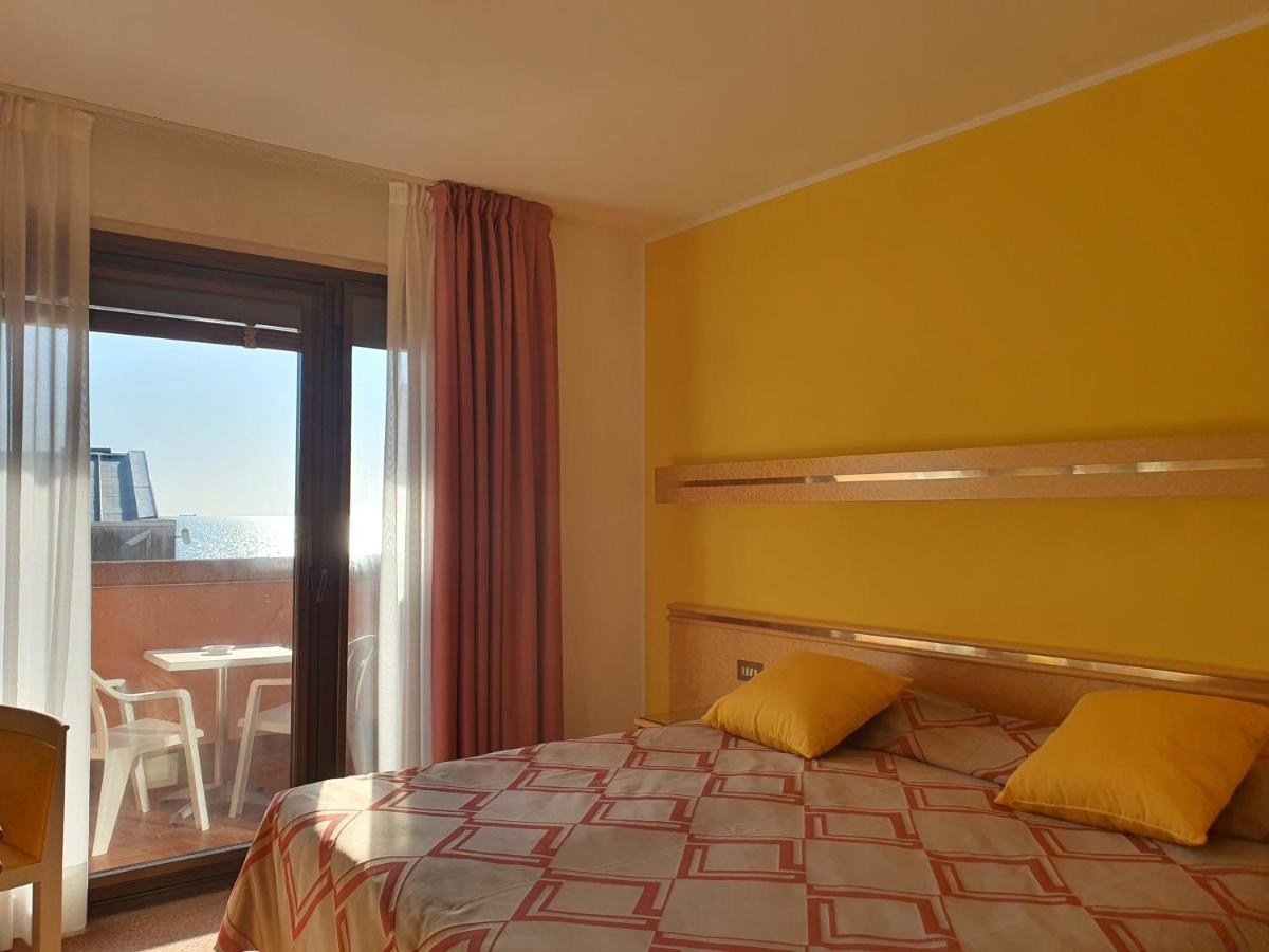 Hotel Antares غرادو المظهر الخارجي الصورة