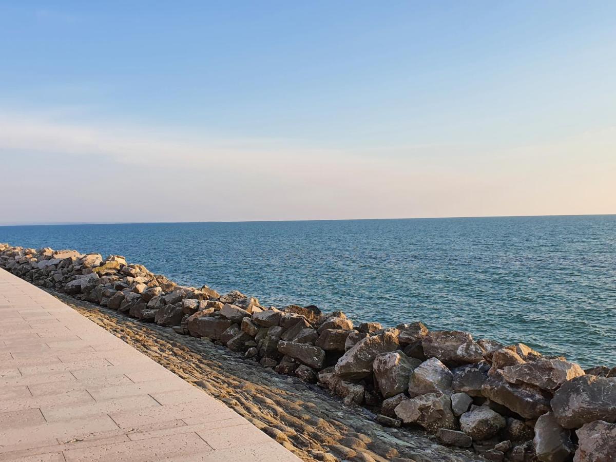 Hotel Antares غرادو المظهر الخارجي الصورة