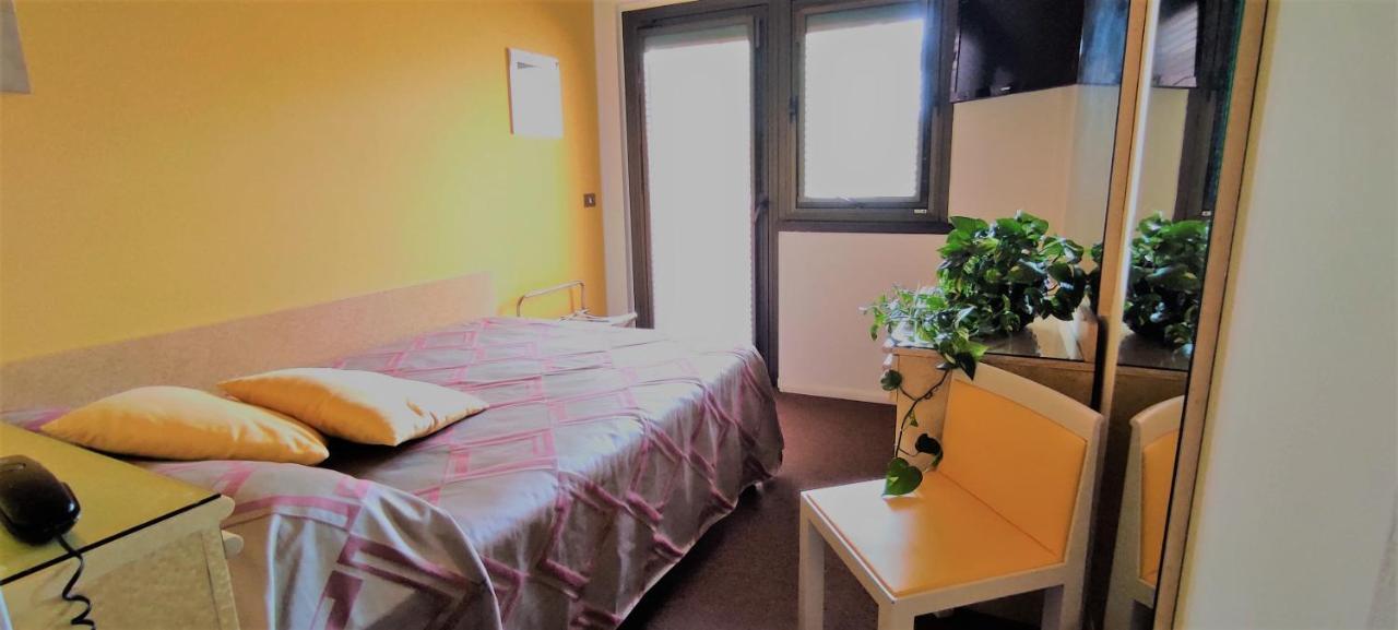 Hotel Antares غرادو المظهر الخارجي الصورة