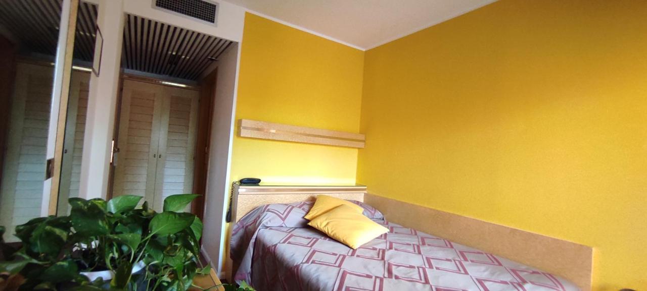 Hotel Antares غرادو المظهر الخارجي الصورة