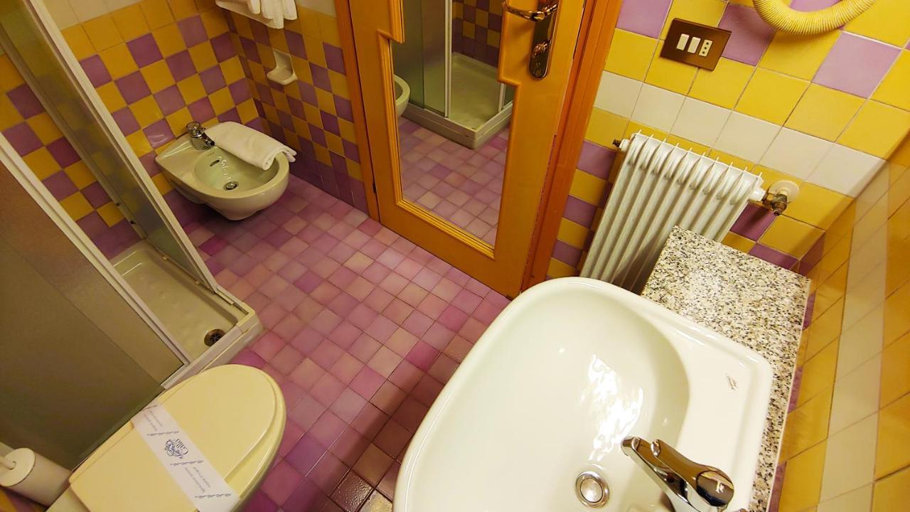 Hotel Antares غرادو المظهر الخارجي الصورة