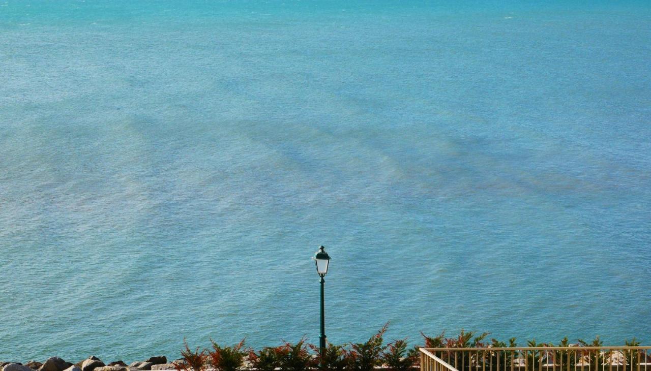Hotel Antares غرادو المظهر الخارجي الصورة
